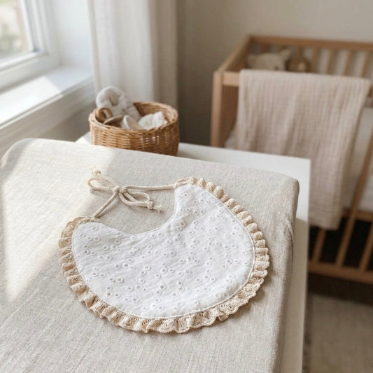 Babete Bordado e Renda