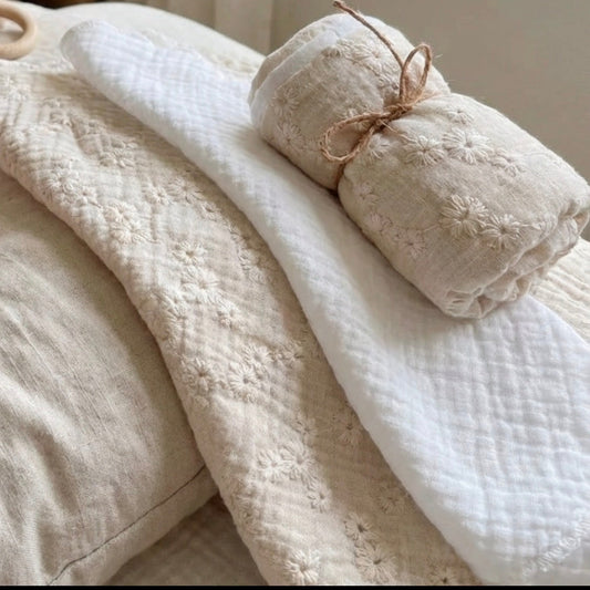 Conjunto de Panos Muslin Burp Bordado