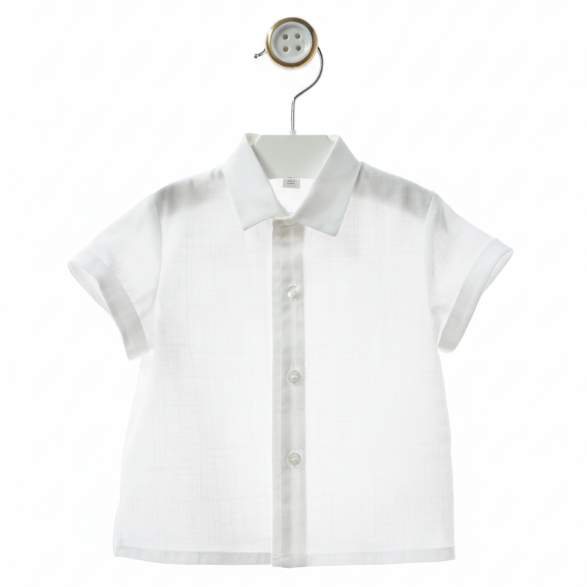 Camisa branca Yoedy em cabide branco