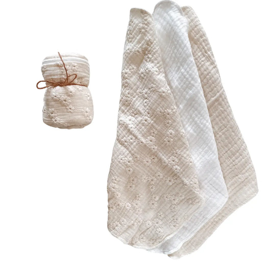 Conjunto de Panos Muslin Burp Bordado